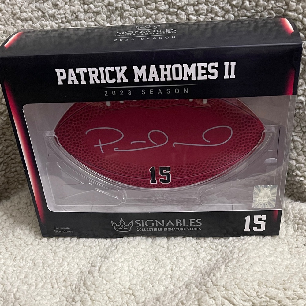 Patrick Mahomes II Signables stand